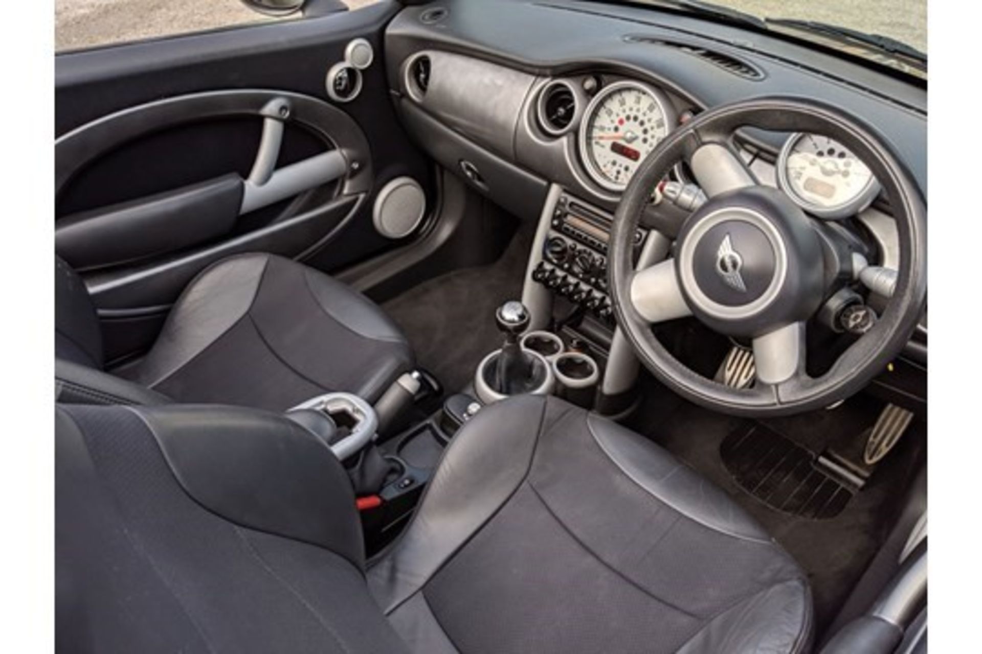 2006 MINI Cooper S Convertible NO VAT - Image 8 of 11