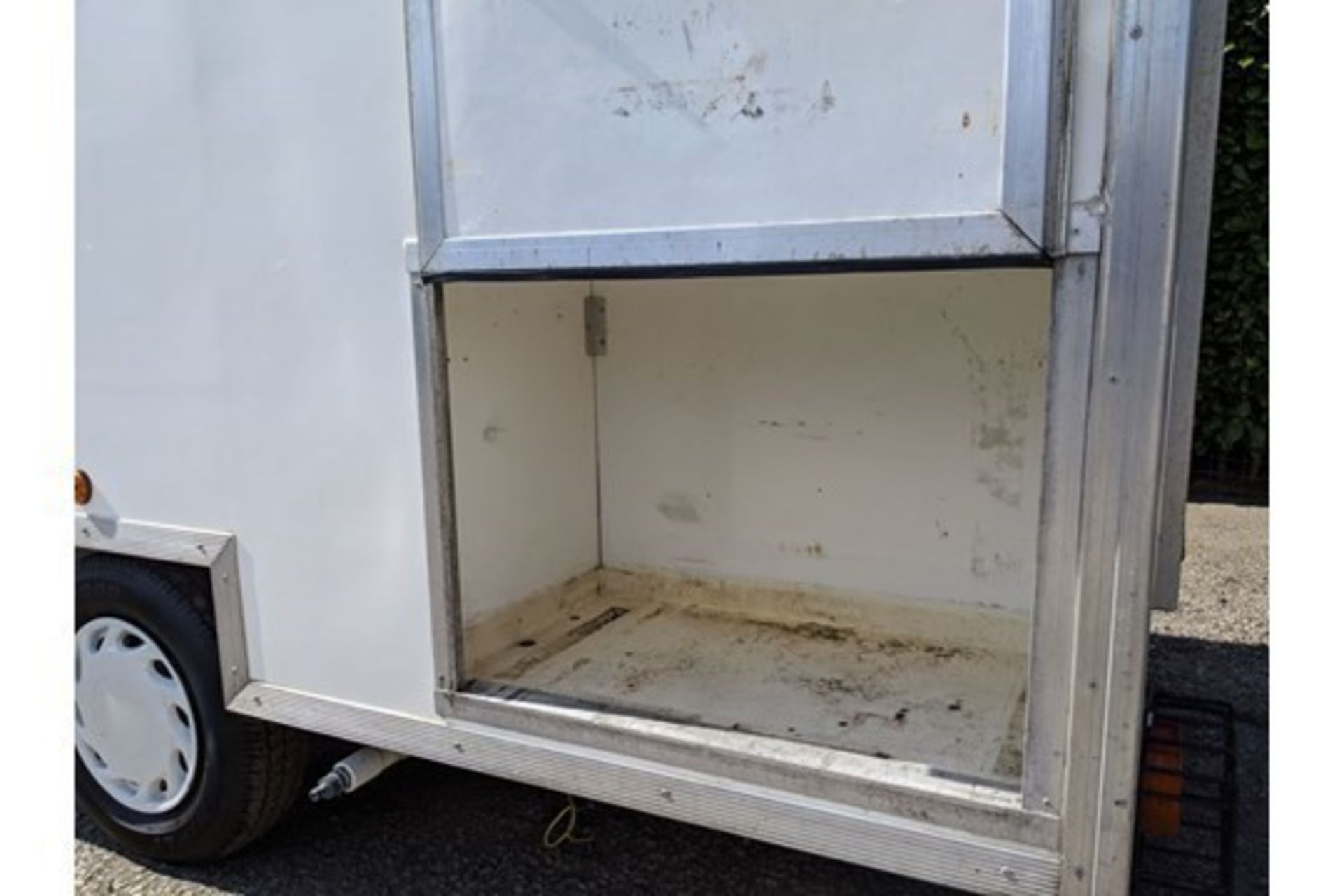 Twin Shower 3 Section Trailer Unit Could Be Used For Mobile Dog Grooming - Image 7 of 20