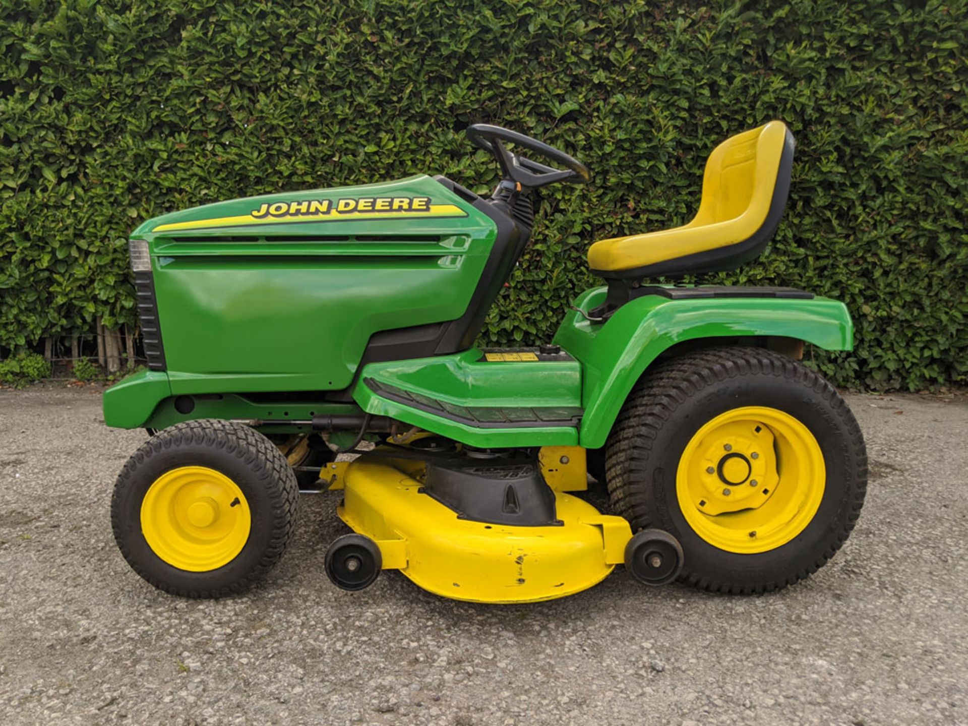 John Deere 355D 16hp Diesel Lawn Tractor 48" Deck 1020 Hours.