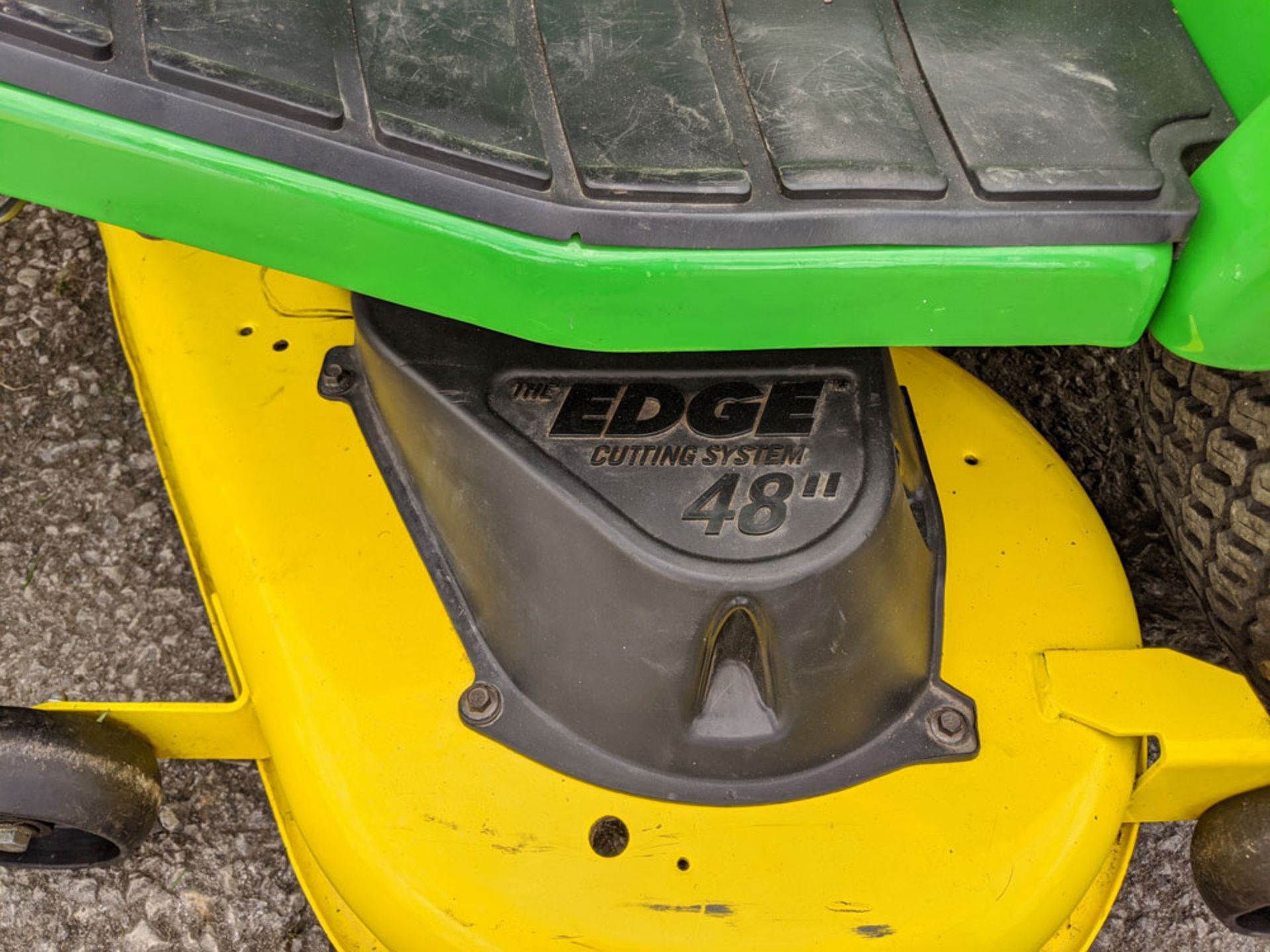 John Deere 355D 16hp Diesel Lawn Tractor 48" Deck 1020 Hours. - Image 7 of 7