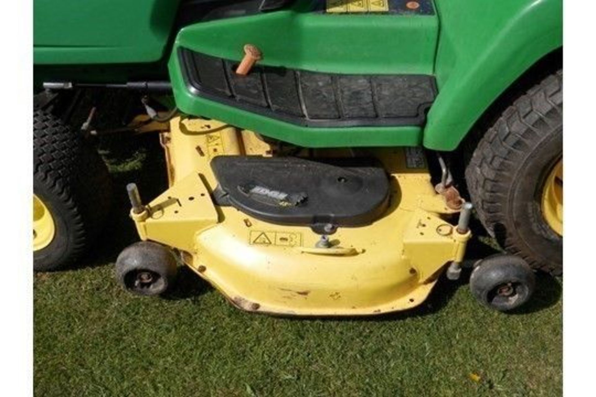 2003 John Deere GX355 Ride On Rotary Mower - Image 4 of 8