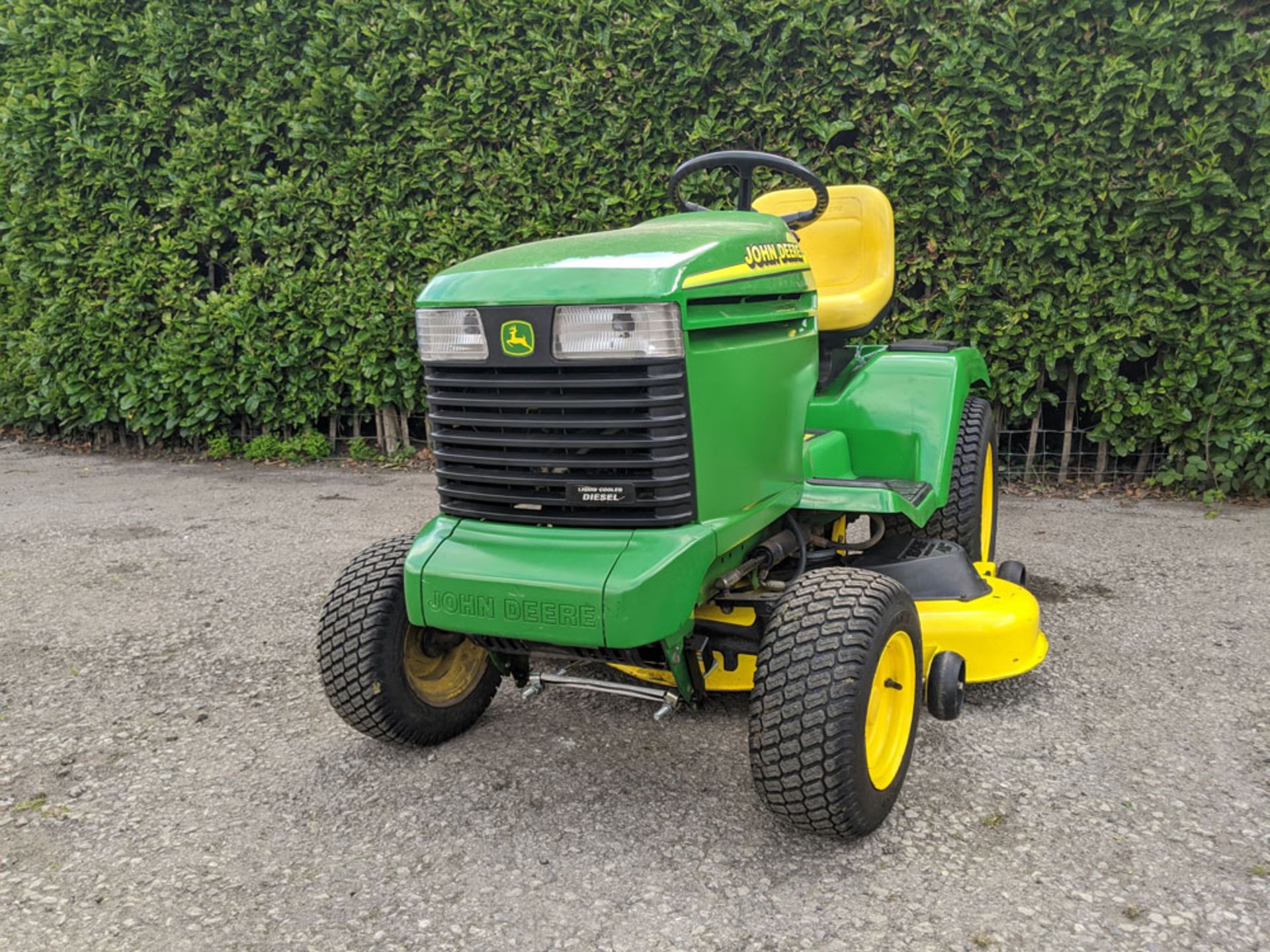 John Deere 355D 16hp Diesel Lawn Tractor 48" Deck 1020 Hours. - Image 5 of 7