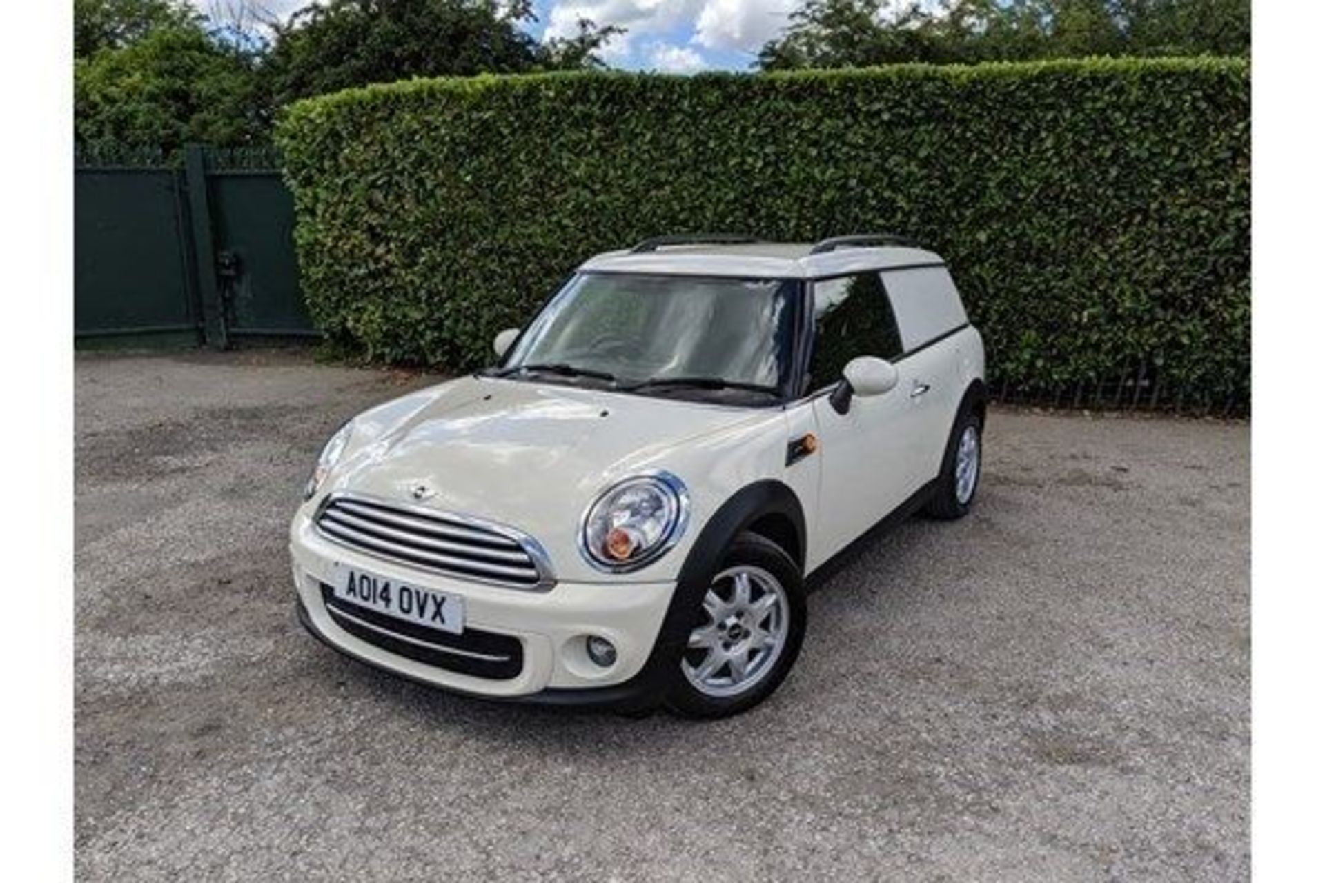 2014 Mini Clubvan Cooper D 1.6 Mileage: 97,505 Colour: White Body Type: Van Transmission: 6 Speed - Image 3 of 8