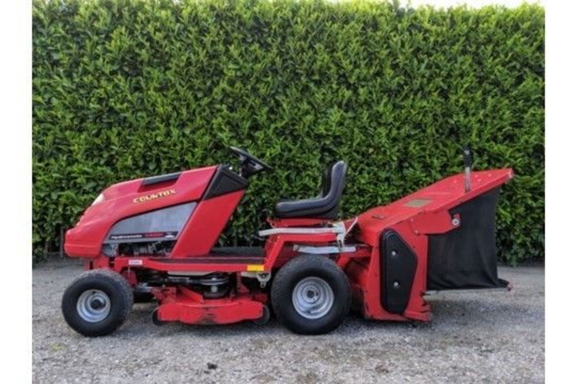 Countax C400H 38" Rear Discharge Garden Tractor With PGC - Image 4 of 7