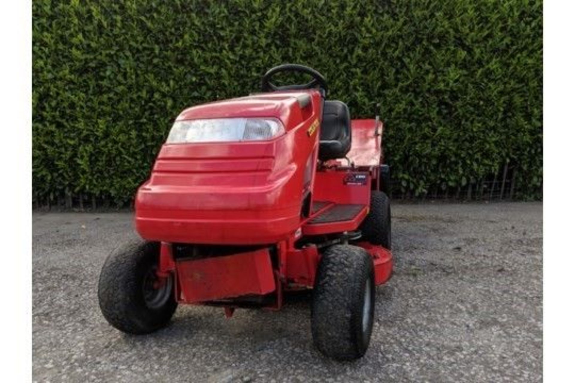 Countax C400H 38" Rear Discharge Garden Tractor With PGC - Image 3 of 7