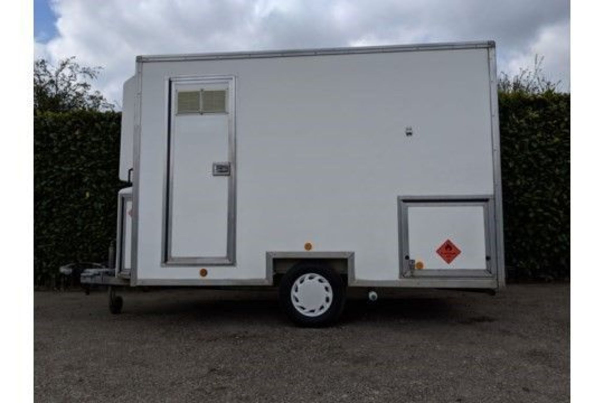 Decontamination Twin Shower 3 Section Trailer Unit - Image 17 of 17