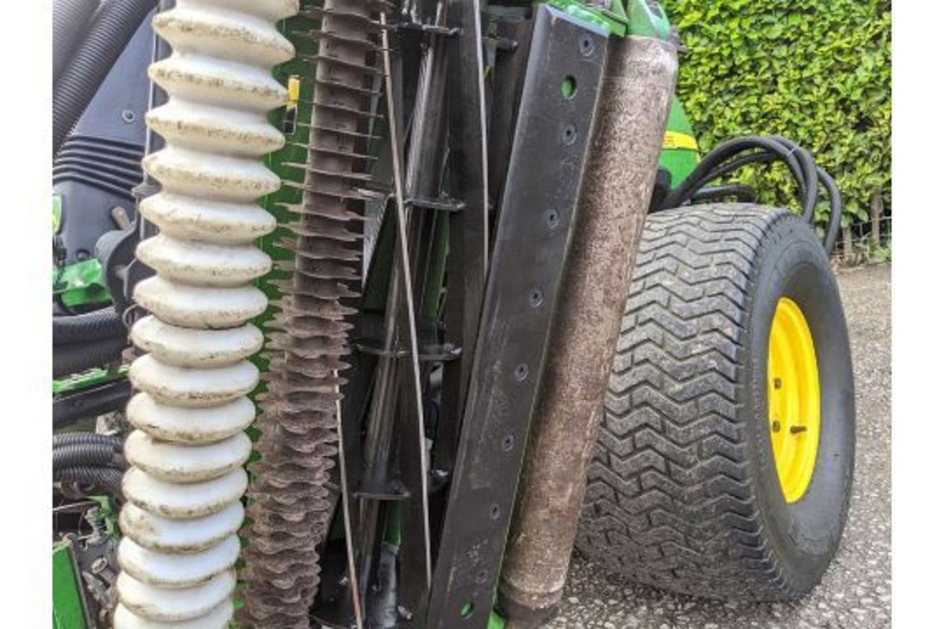 2008 John Deere 8700 Precision Cut Ride On Cylinder Mower - Image 8 of 8