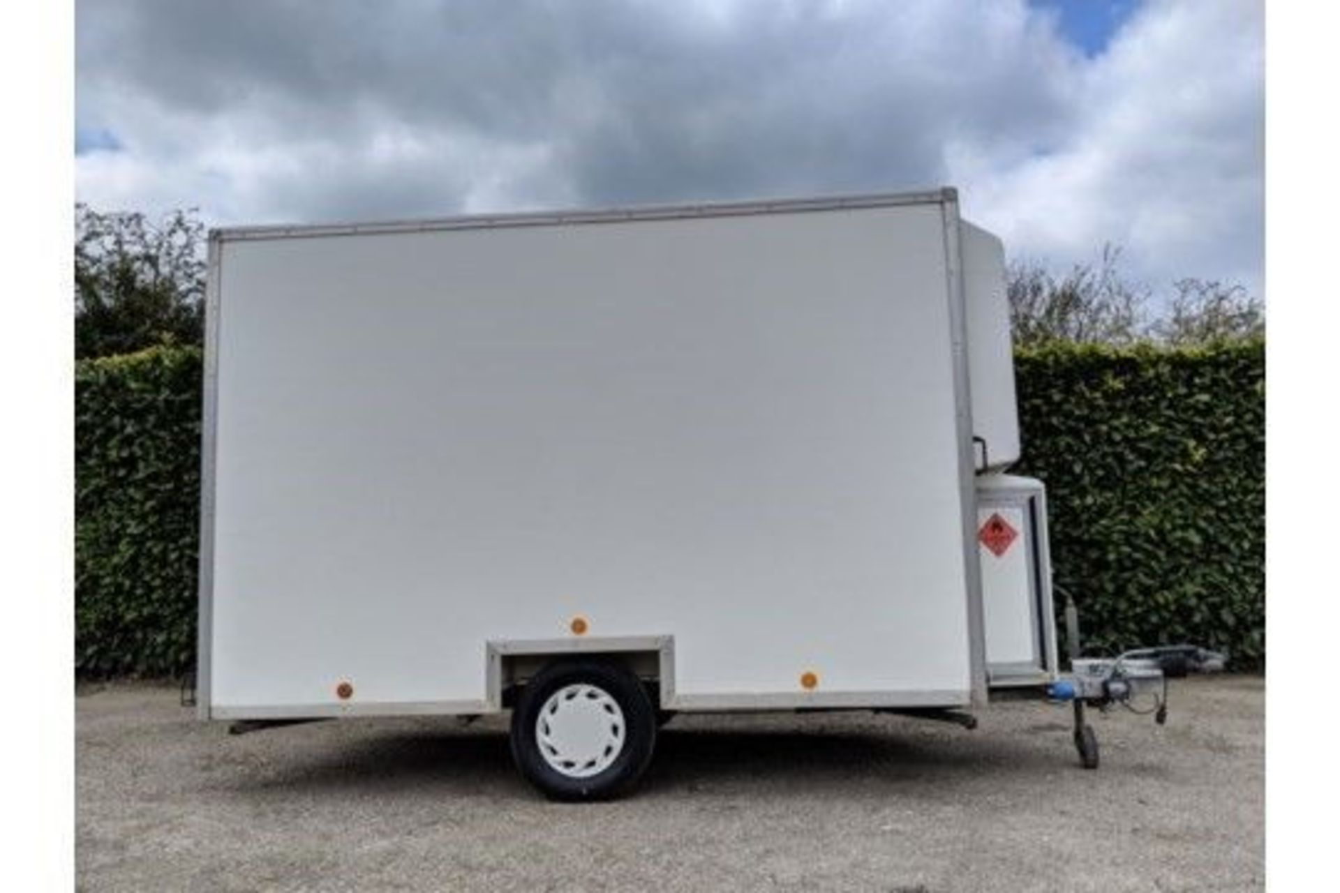 Decontamination Twin Shower 3 Section Trailer Unit