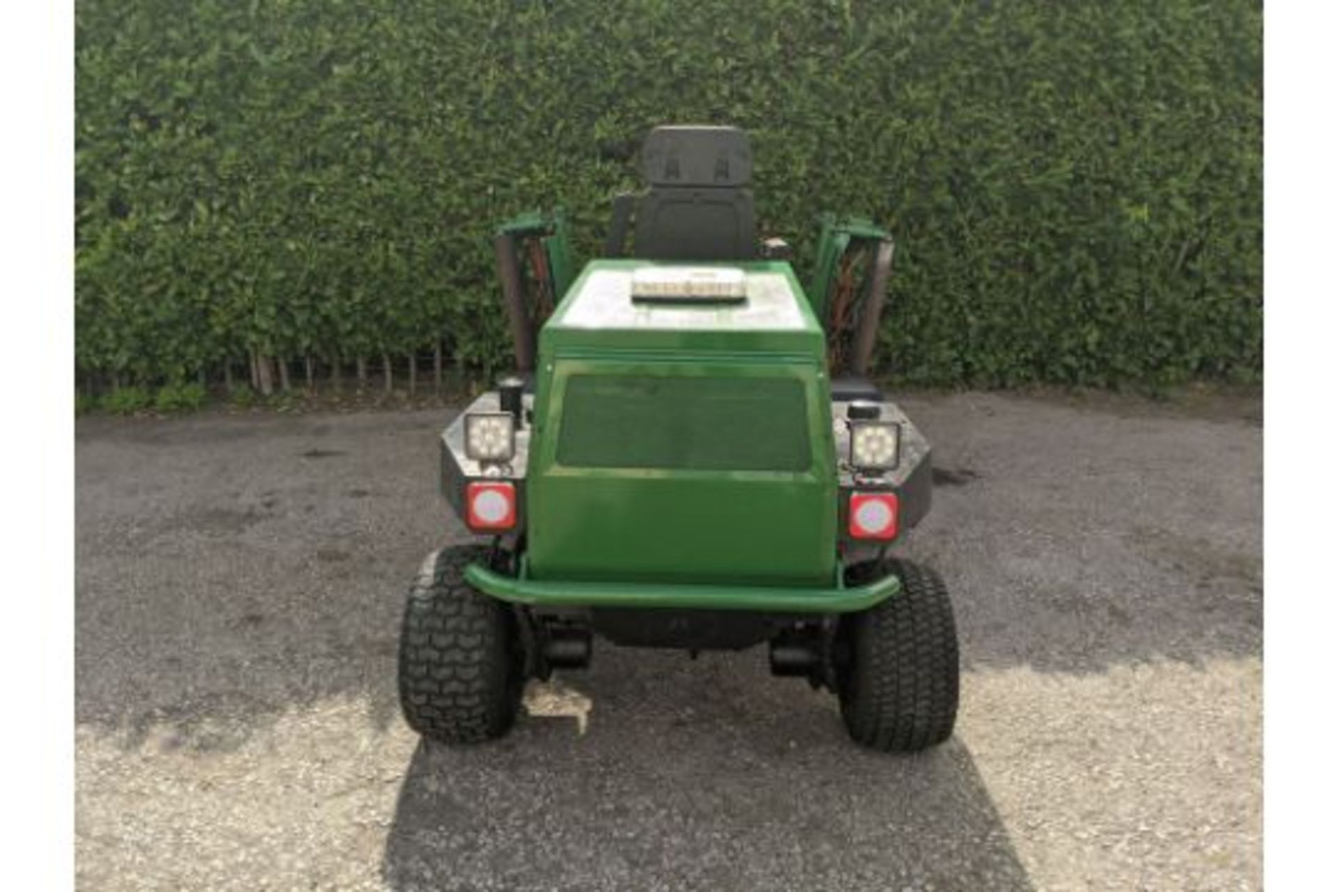 Ransomes Parkway 2250 Triple Ride On Cylinder Mower. - Image 6 of 6