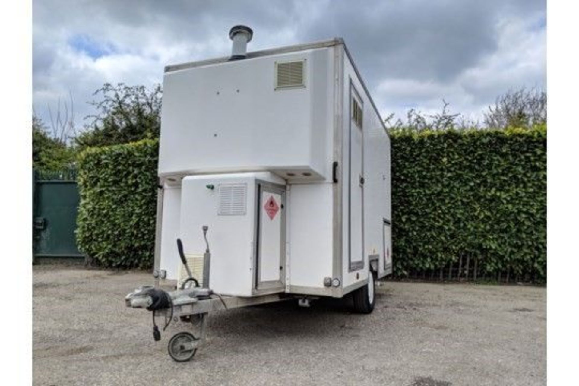 Decontamination Twin Shower 3 Section Trailer Unit - Image 11 of 17