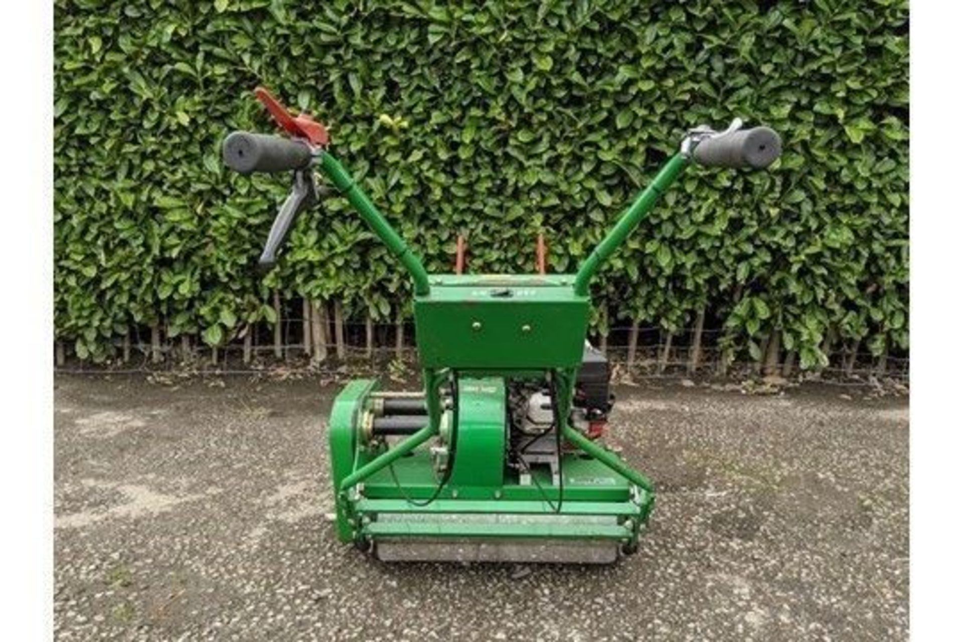 2003 Dennis G560 11 Blade Cylinder Mower - Image 2 of 4