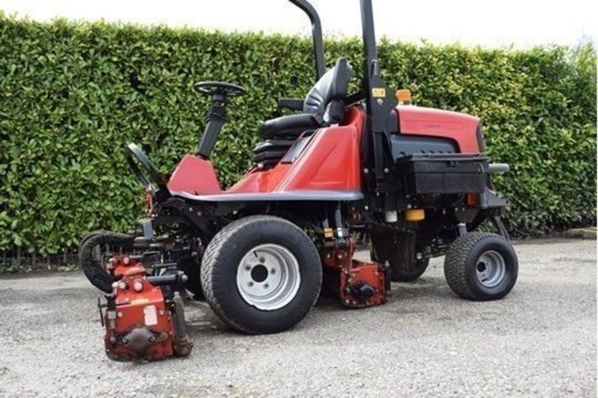 2012 Registered Toro LT3240 Triple Cylinder Mower