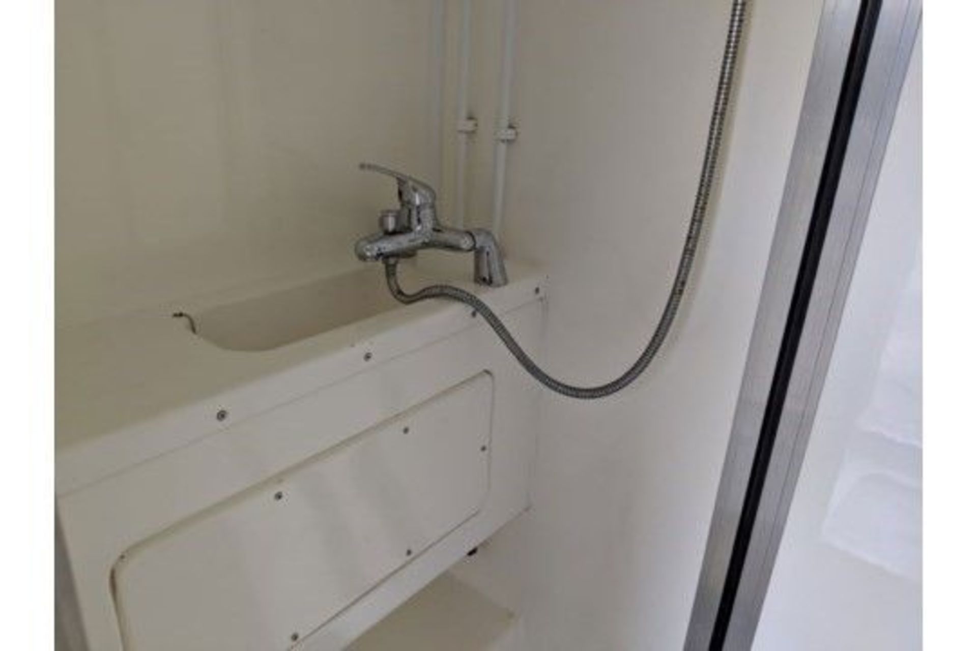 Decontamination Twin Shower 3 Section Trailer Unit - Image 6 of 17