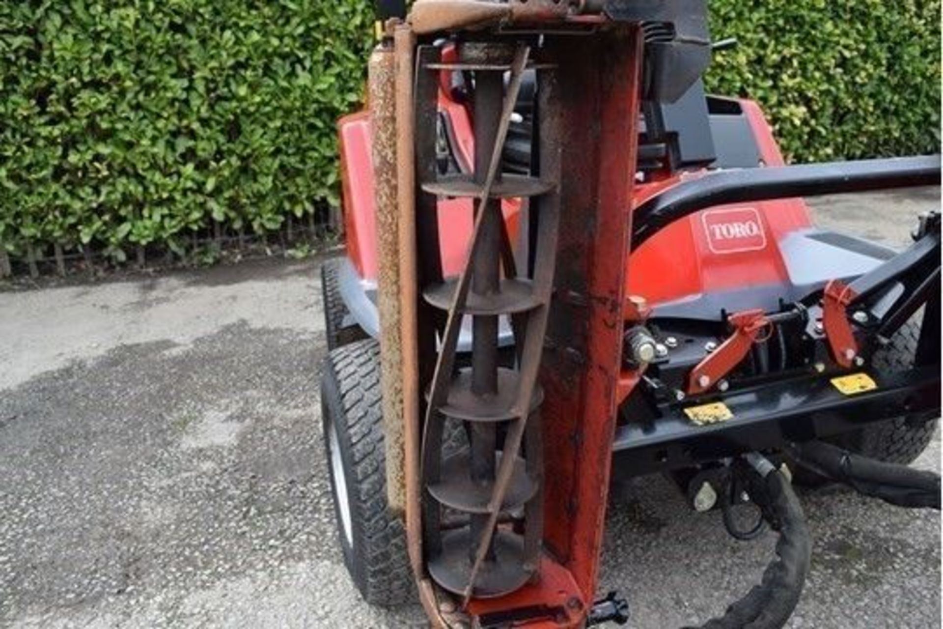 2012 Registered Toro LT3240 Triple Cylinder Mower - Image 8 of 12