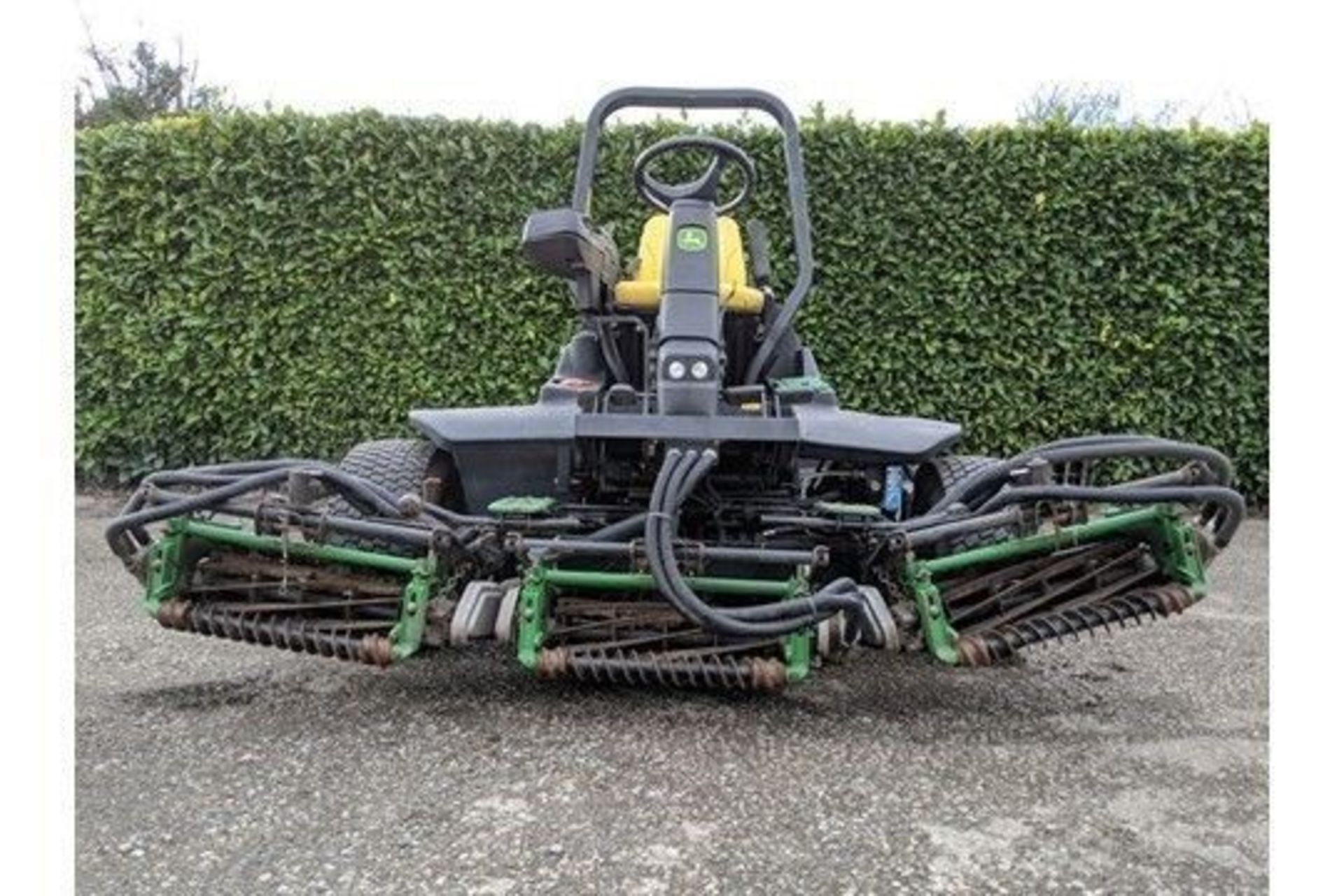 2007 John Deere 3245C Ride On Cylinder Mower