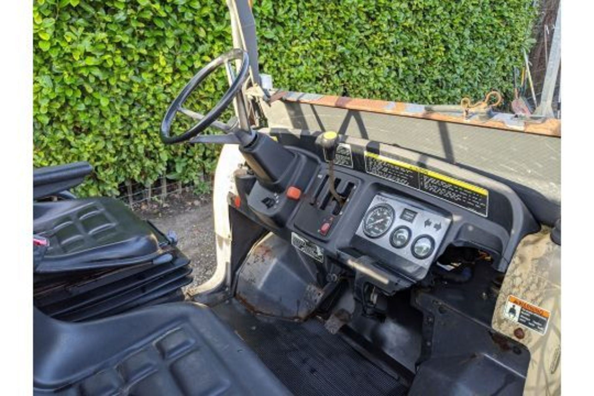 Kubota RTV900 Diesel Utility Task Vehicle With Hydraulic Tipper - Image 5 of 9