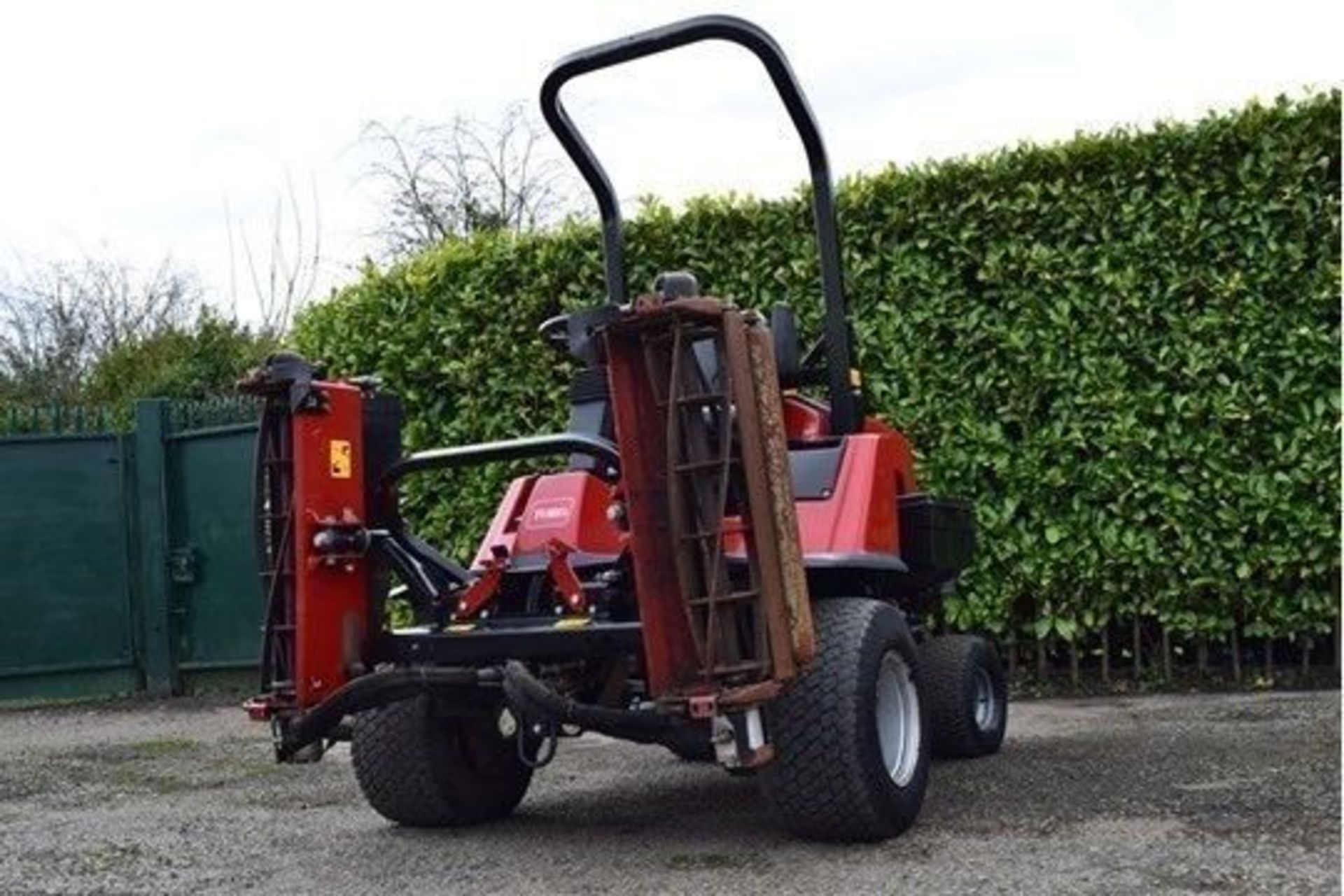 2012 Registered Toro LT3240 Triple Cylinder Mower - Image 10 of 12