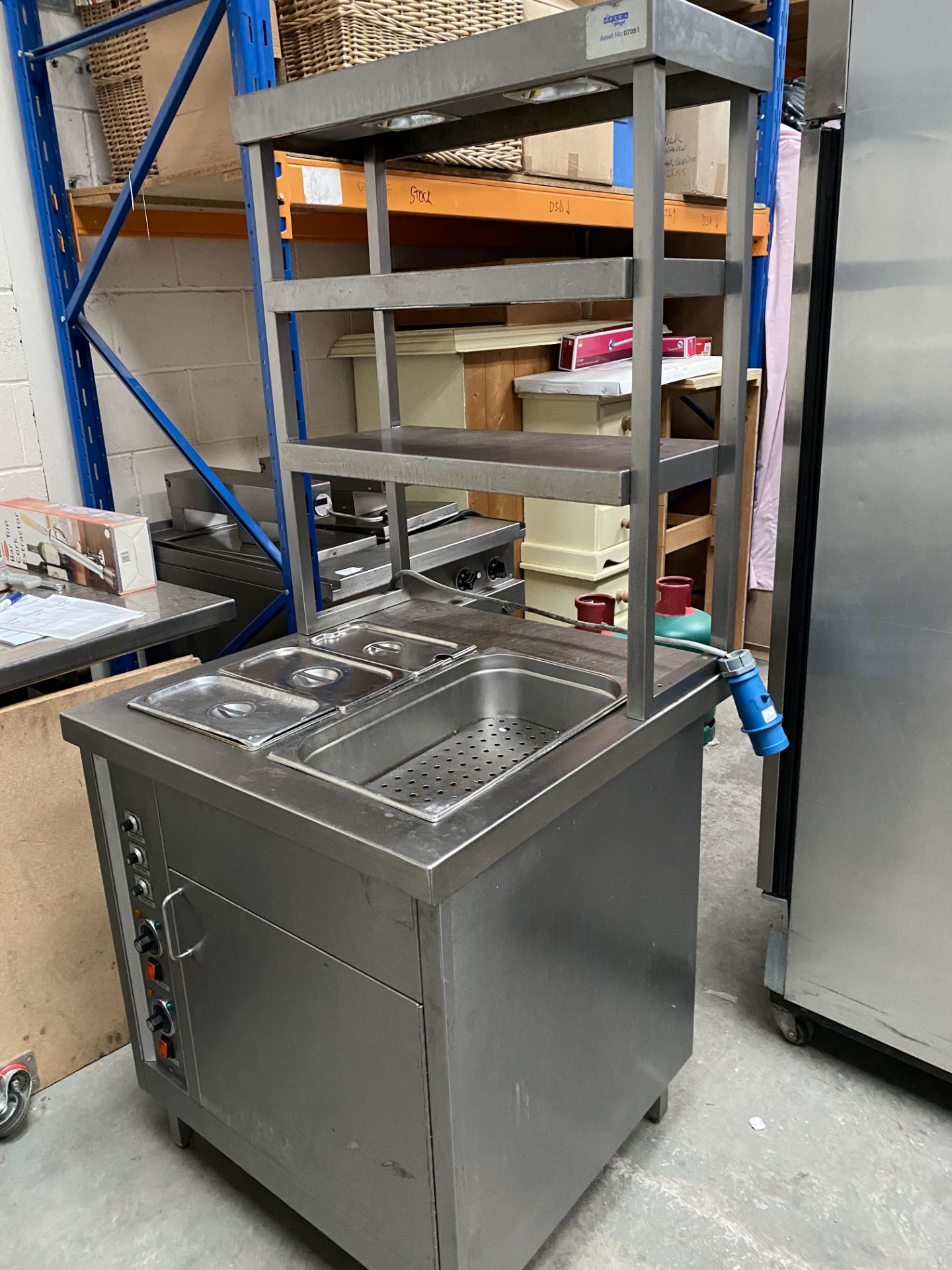 Bain Marie Hotcupboard with 3 Tier Heated Gantry - Image 3 of 3