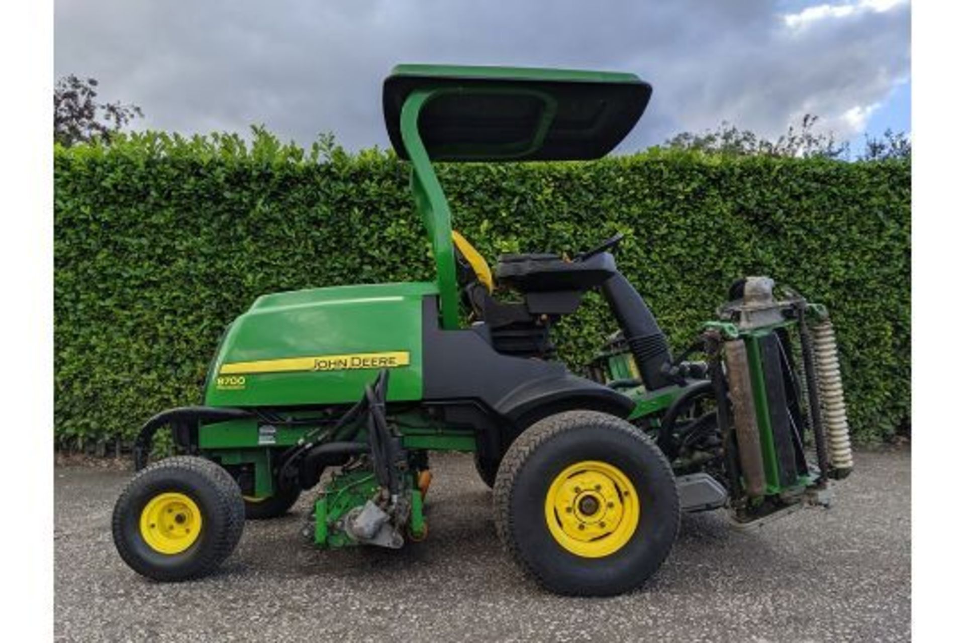 2008 John Deere 8700 Precision Cut Ride On Cylinder Mower