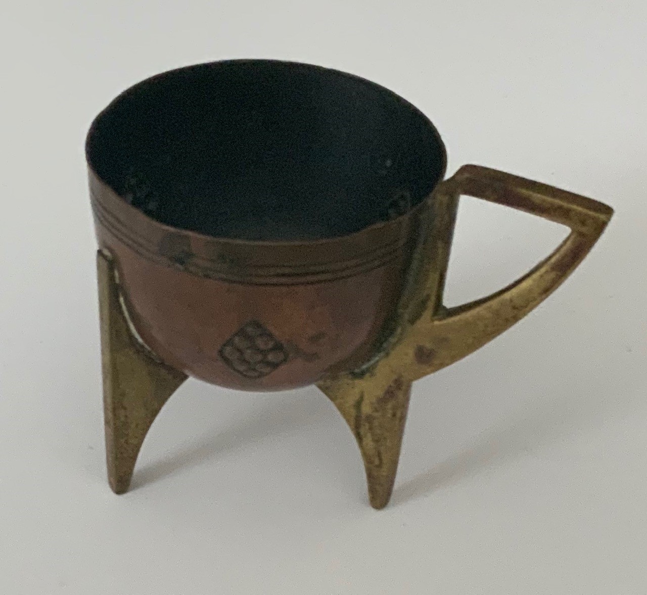 UNUSUAL MINIATURE ANTIQUE ART NOUVEAU STYLE BRASS & COPPER CUP MARKED GERMANY