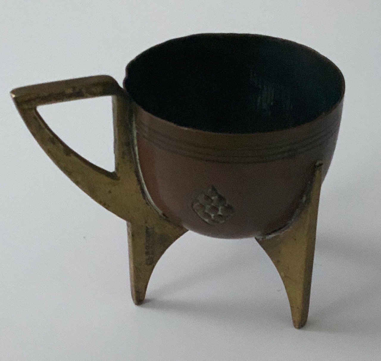 UNUSUAL MINIATURE ANTIQUE ART NOUVEAU STYLE BRASS & COPPER CUP MARKED GERMANY - Image 4 of 5