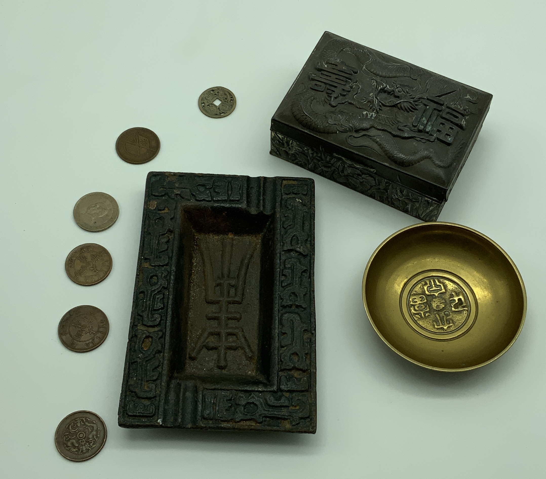 SMALL GROUP OF CHINESE INTERESTING ITEMS