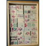 CHINESE VINTAGE MAHJONG GAME SET IN WOODEN BOX