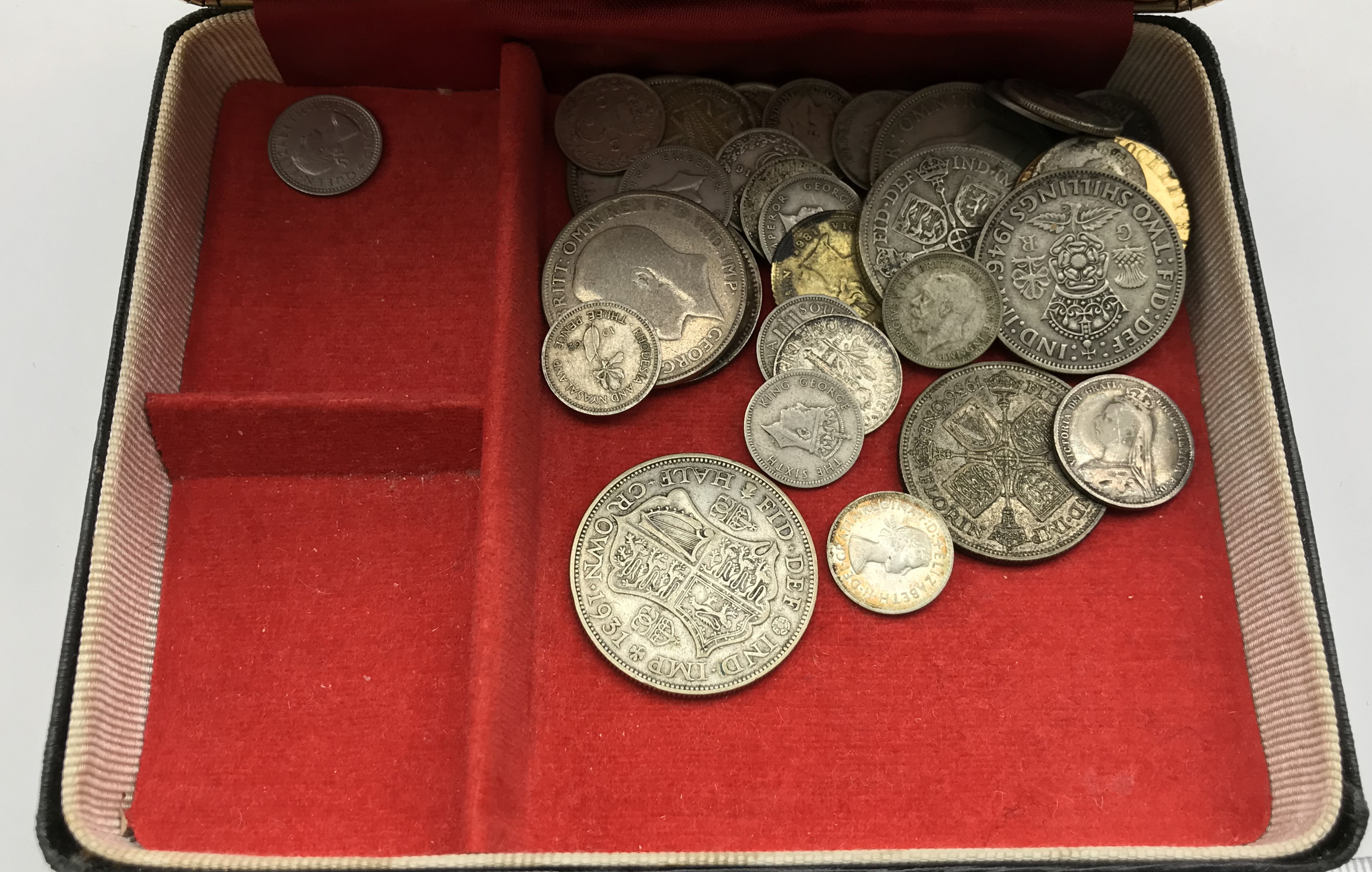 SMALL GROUP OF SILVER COINS - Image 2 of 2