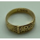 18CT GOLD RING (SIZE Q)