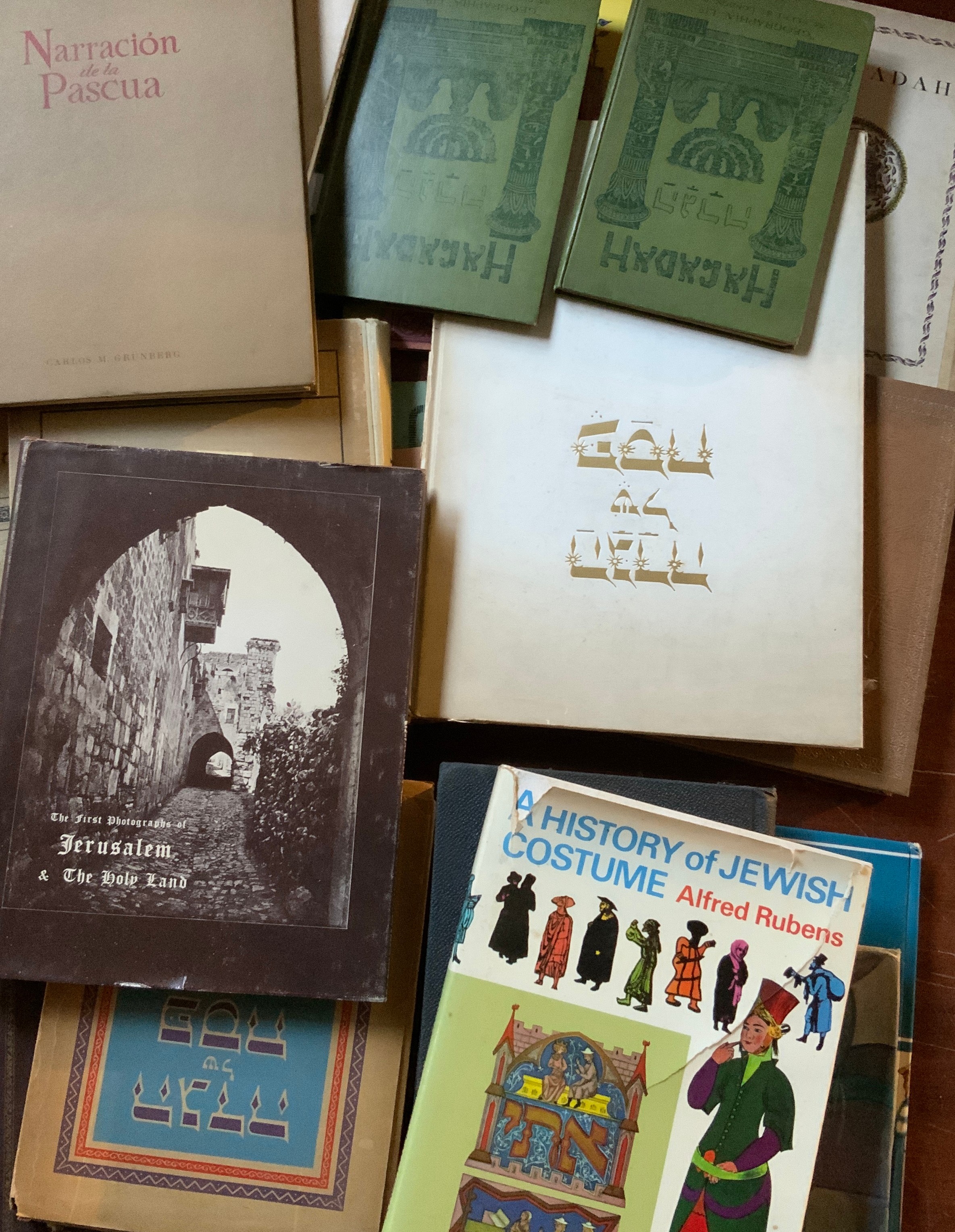 SELECTION OF HAGADAH RELATED BOOKS