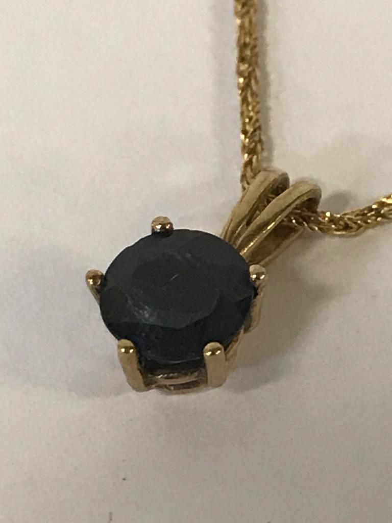 18CT GOLD BLUE SAPPHIRE PENDANT & CHAIN