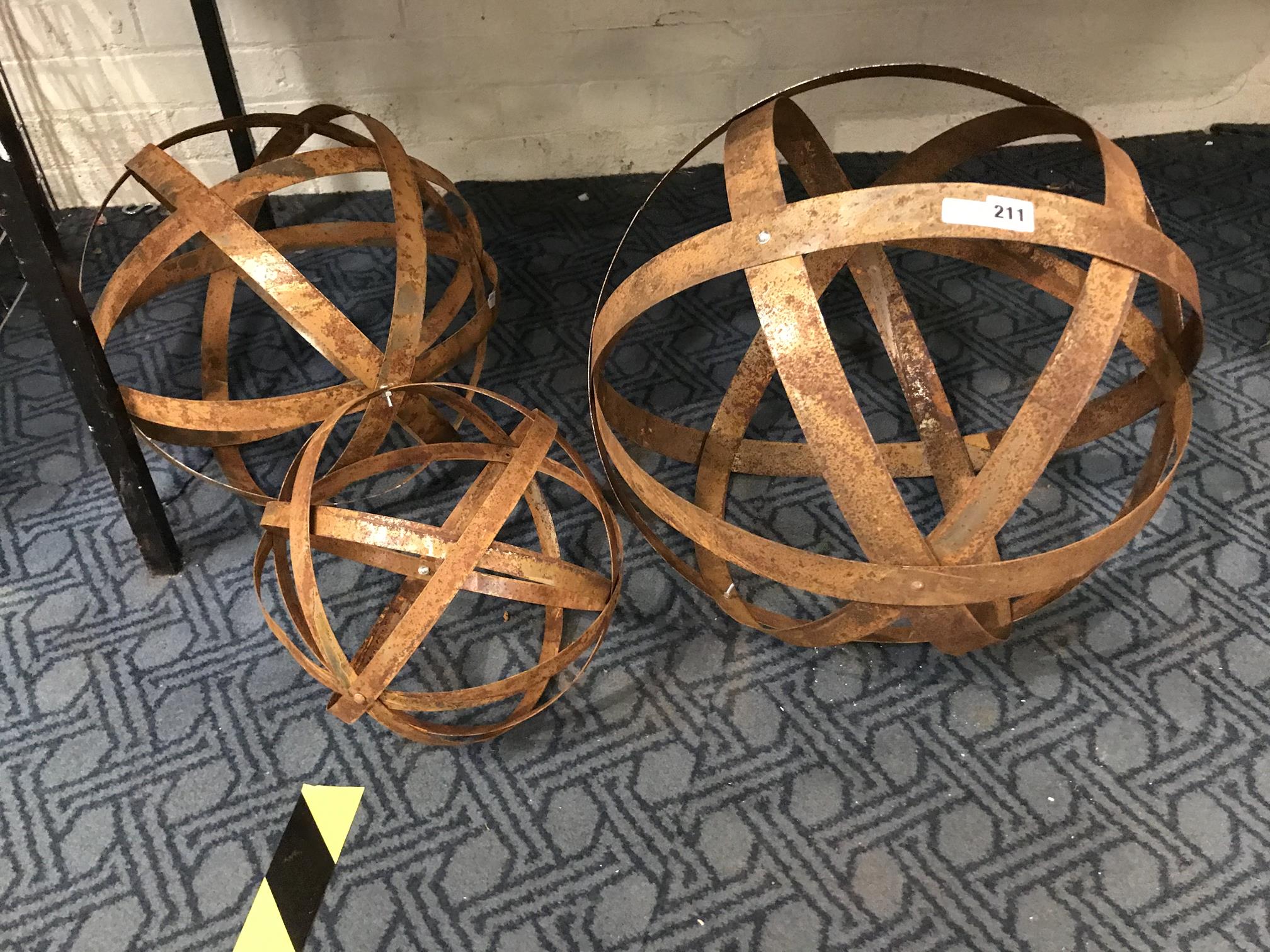 3 METAL GARDEN SPHERES