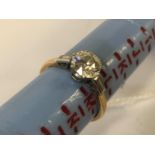 18CT GOLD DIAMOND SOLITAIRE RING - APPROX 1 CT