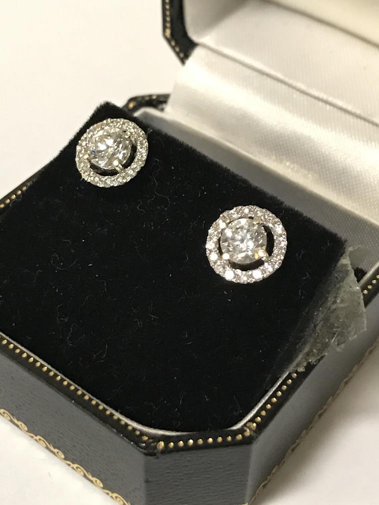 18CT WHITE GOLD HALO EARRINGS SET WITH APPROX 1.30CT OF DIAMONDS