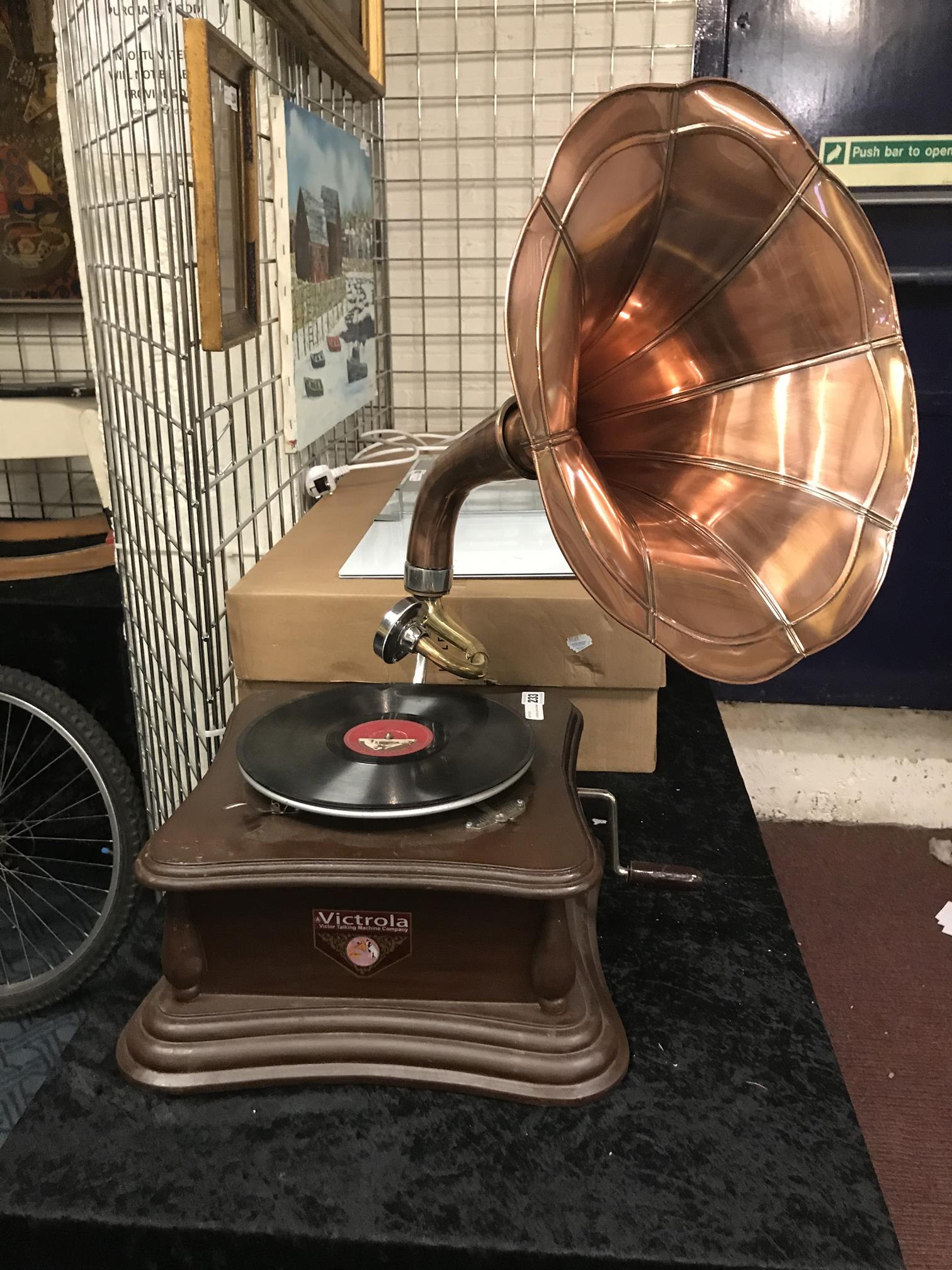 COPPER HORN GRAMOPHONE