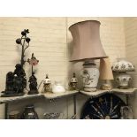 COLLECTION OF TABLE LAMPS