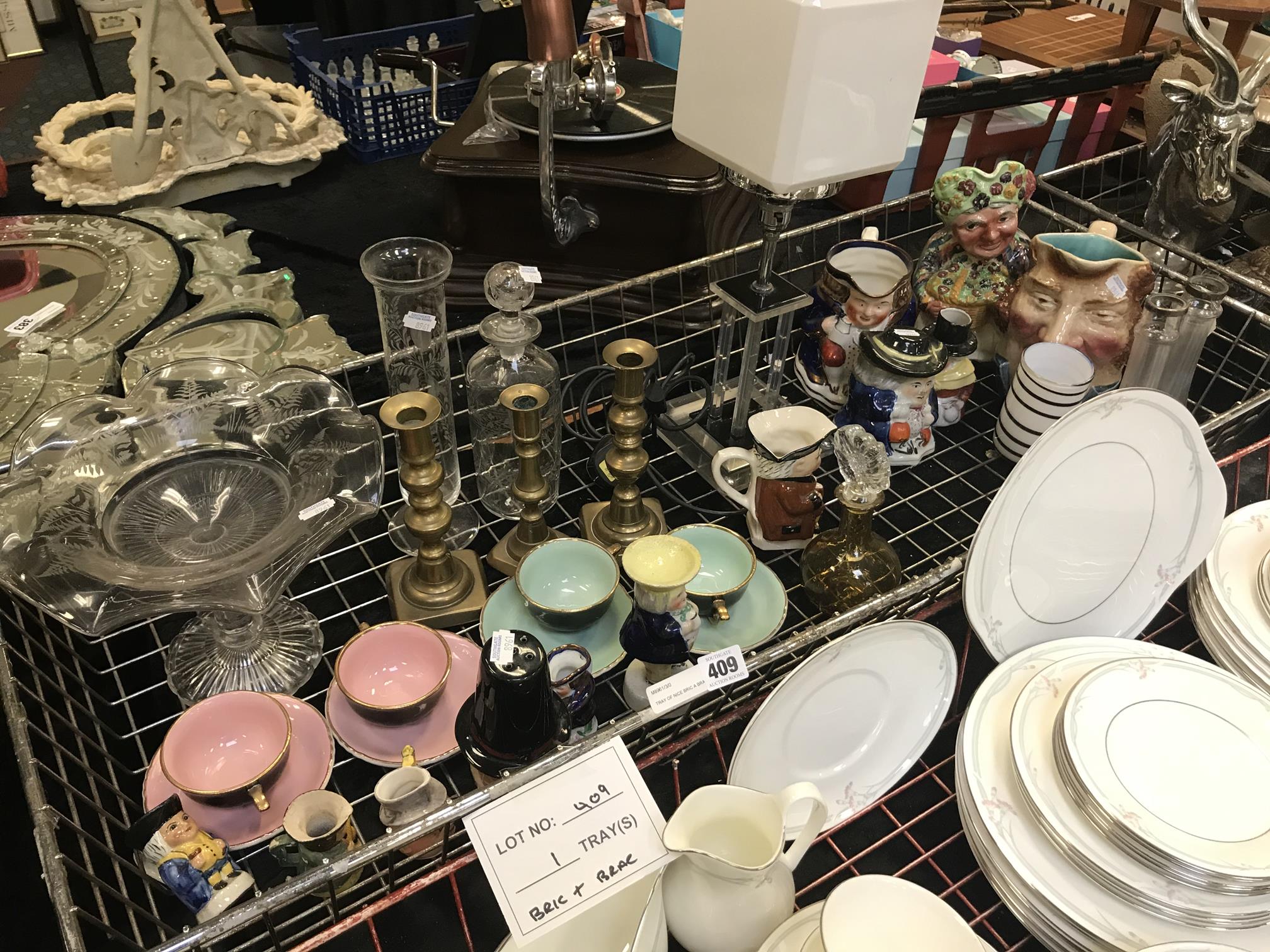 TRAY OF NICE BRIC A BRAC