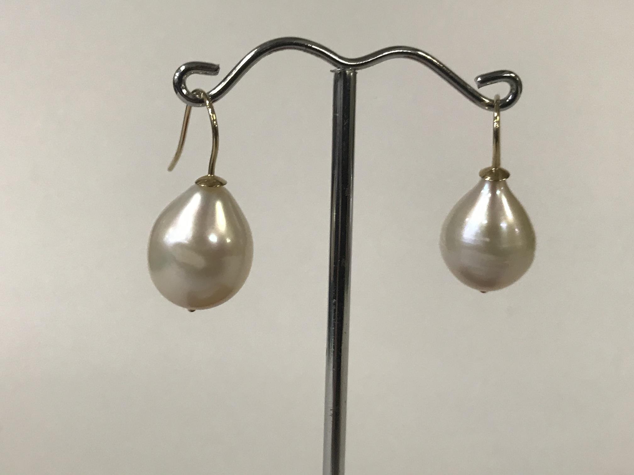 LARGE 9CT GOLD SOUTH SEA PEARL EARRINGS