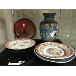 3 CHINESE PLATES WITH A LACQUERED PLATE & CLOISONNE VASE