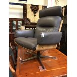 1960'S SWIVEL CHAIR - DAMAGED