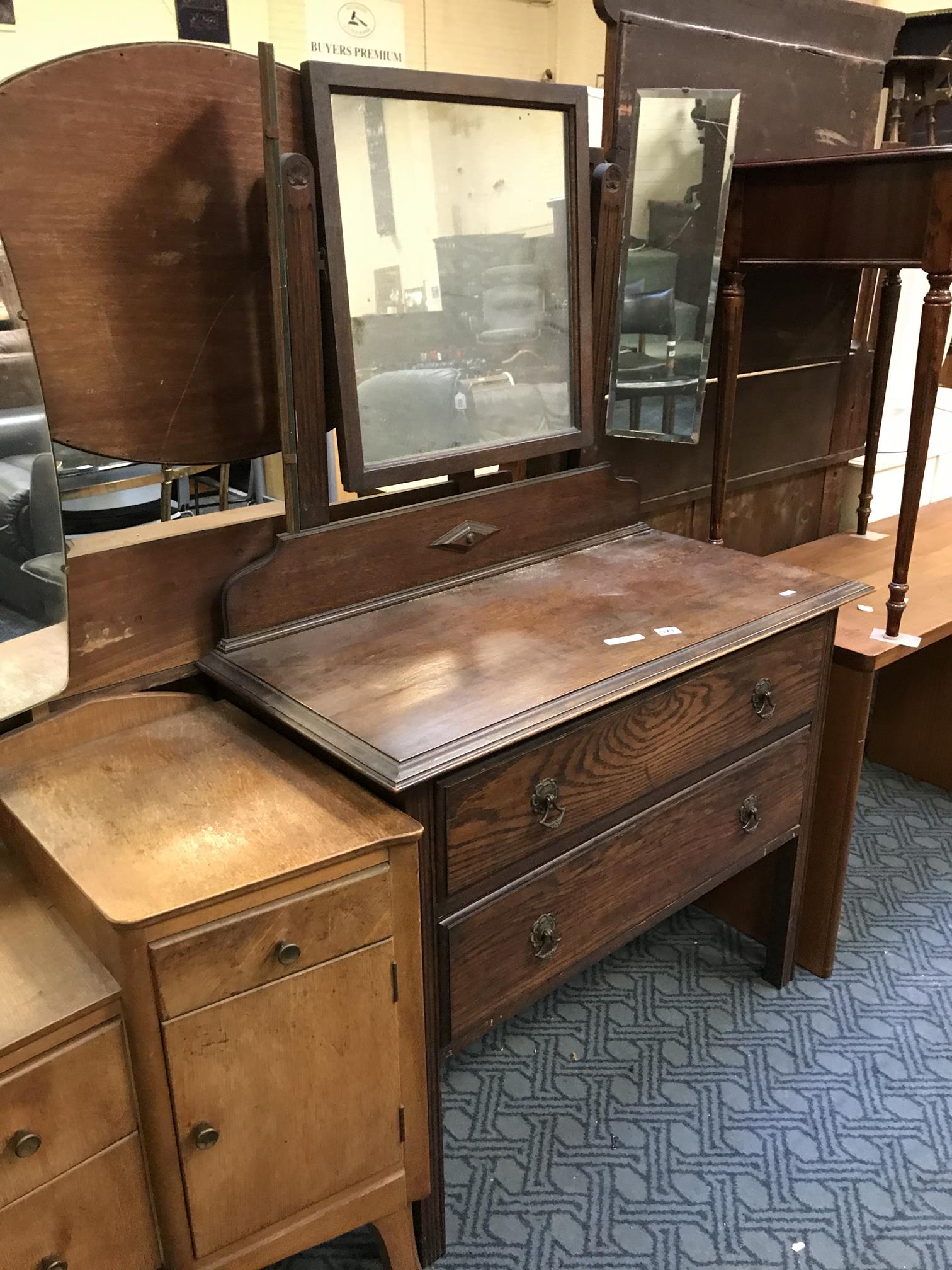 OAK DRESSING TABLE