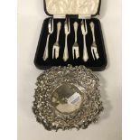 CASED SET OF HM SILVER CAKE FORKS & DISH