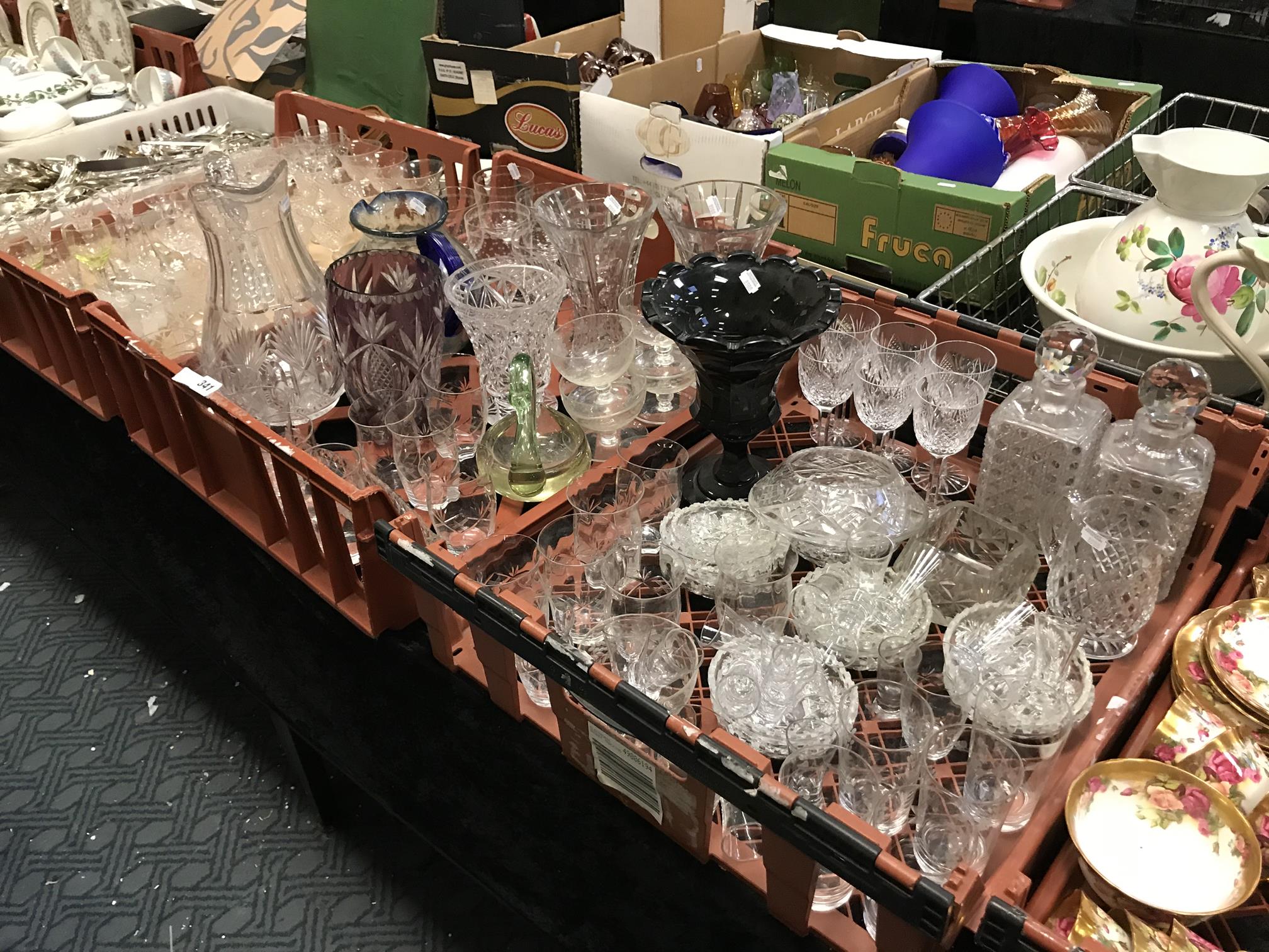 3 TRAYS OF GLASSWARE