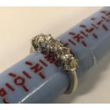 18CT GOLD 5 STONE DIAMOND RING - APPROX 1.25CT