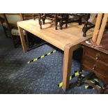 OAK TABLE