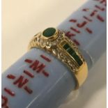 18CT GOLD DIAMOND & EMERALD RING