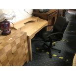 MODERN DESK & CHAIR