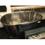 LARGE OVAL CHAMPAGNE COOLER