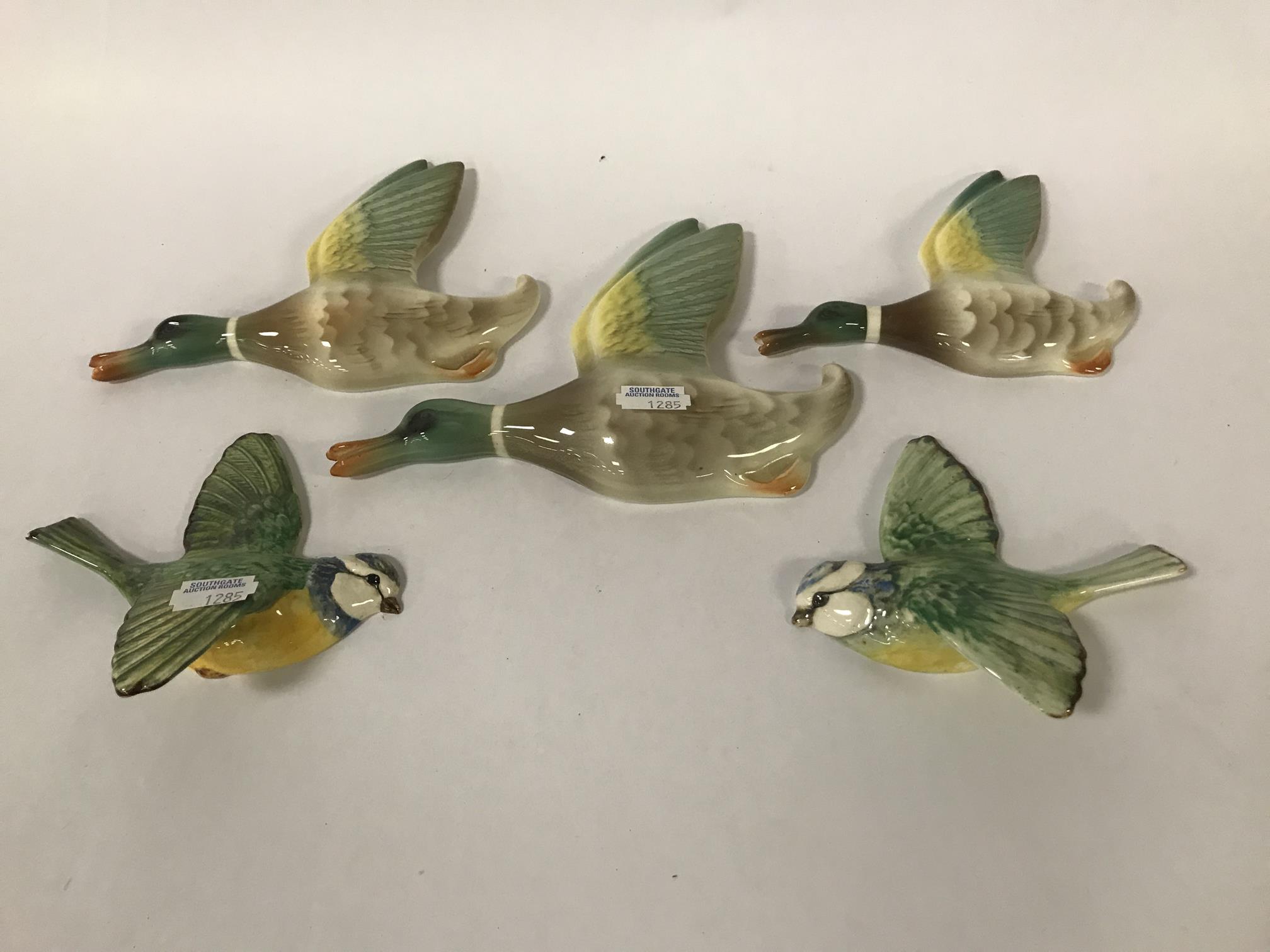 SET OF 3 FLYING DUCKS & PAIR OF BESWICK WALL BIRDS