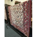 FINE OLD CENTRAL PERSIAN ISFAHAN RUG 210CM X 140CM